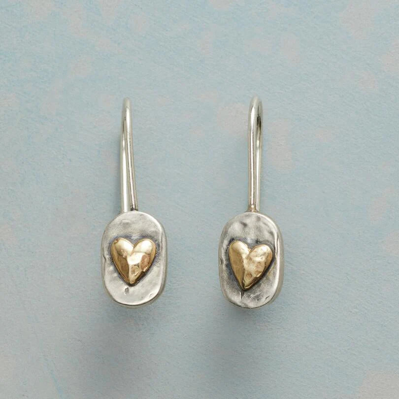 Boucles d'oreilles vintage en forme de cœur incrustées d'or
