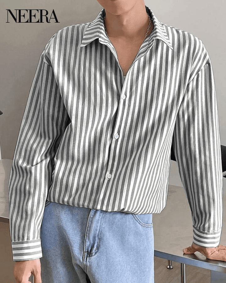 Camicia a righe con colletto classico