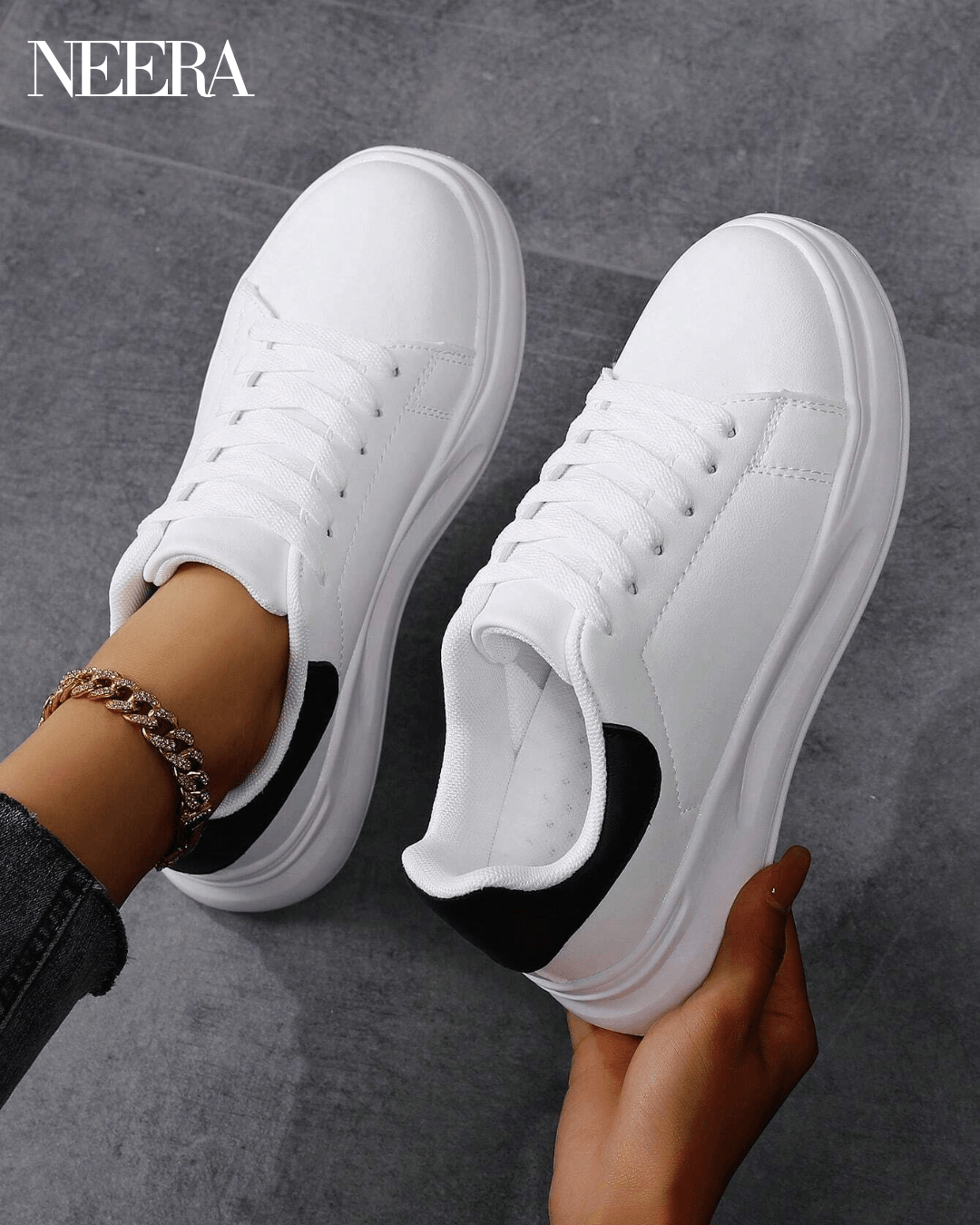 Light casual shoes with soft sole