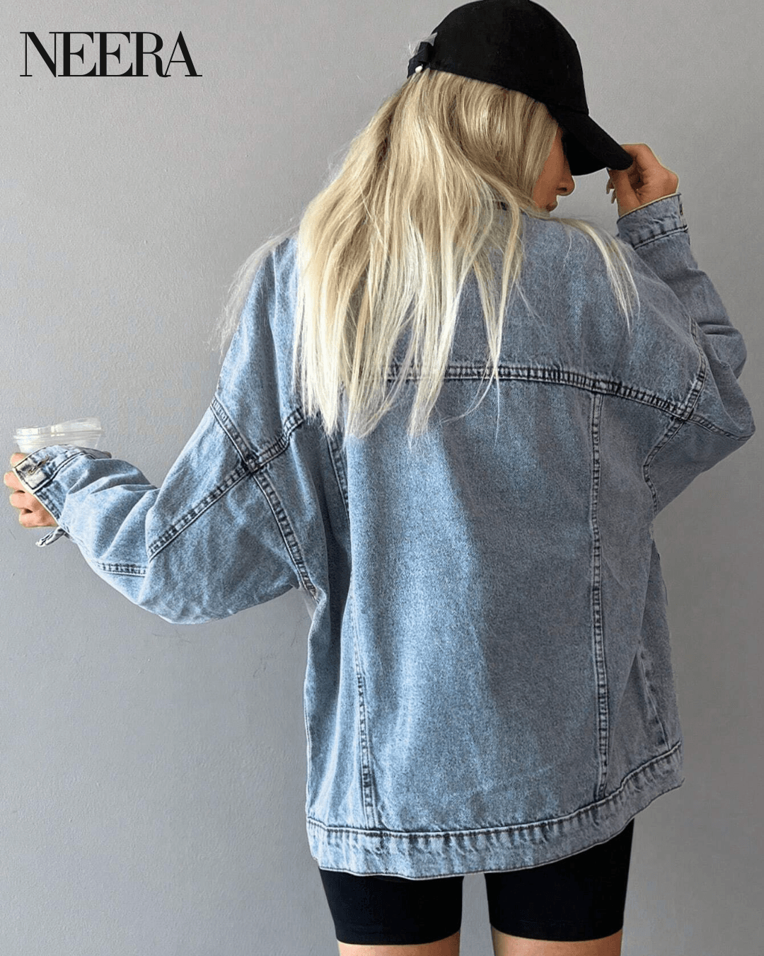 Jeans jacket with buttons