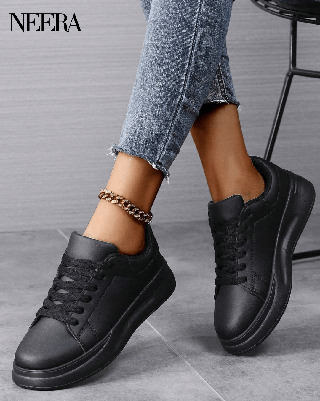 Light casual shoes with soft sole