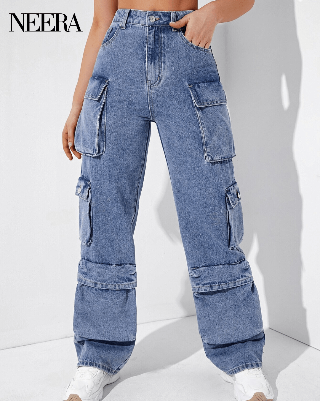 High waist cargo jeans with wide leg pockets