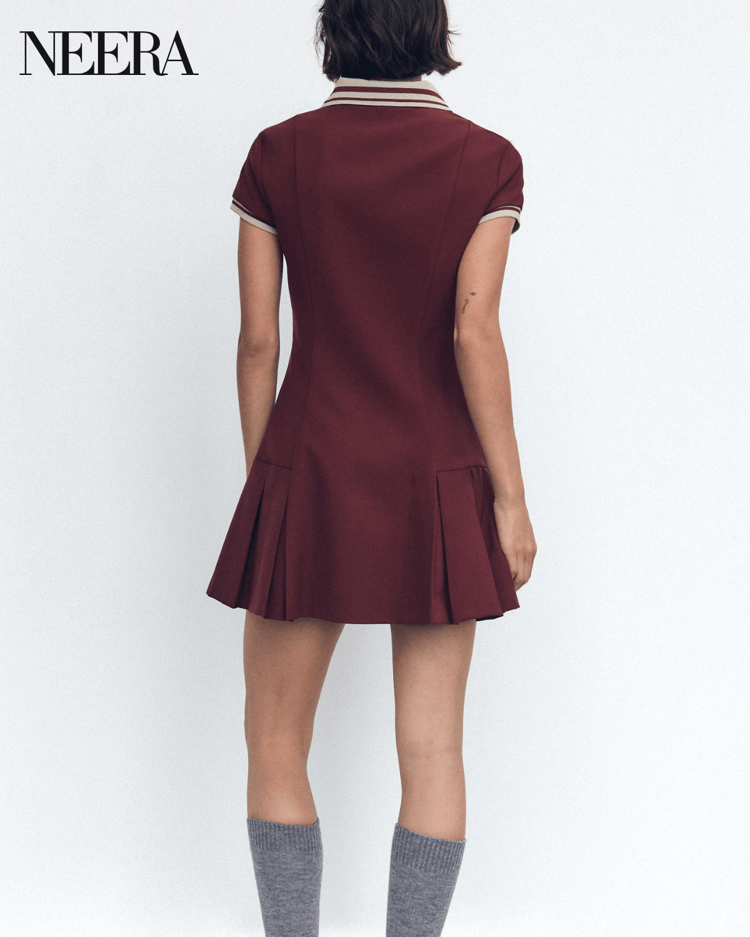 Short Sleeve Dress with White Collar